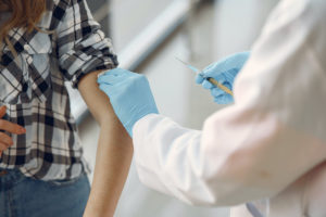 Экс-директор центра Вектор Ринат Максютов планирует оспаривать увольнение в суде