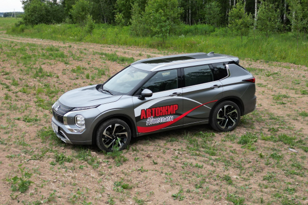 Дитя неравного брака: тест-драйв Mitsubishi Outlander