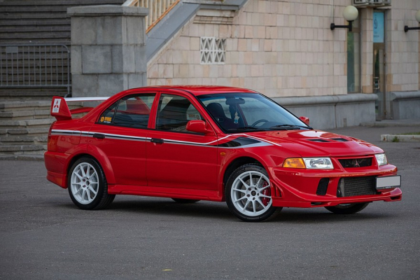 Живой кубок для Мякинена: опыт владения Mitsubishi Lancer Evolution VI Tommi M&auml;kinen Edition