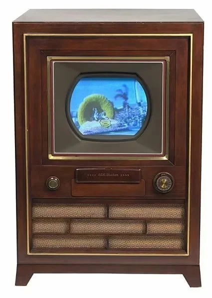 Первый советский цветной телевизор 1959 года, да ещё и с плоским экраном